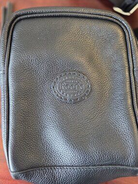Roots Essential crossbody Cervino leather bag black
